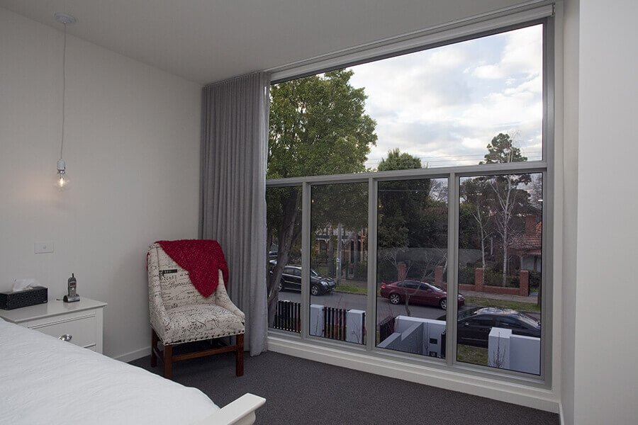 Kew-House---Upstairs-bedrooms-windows