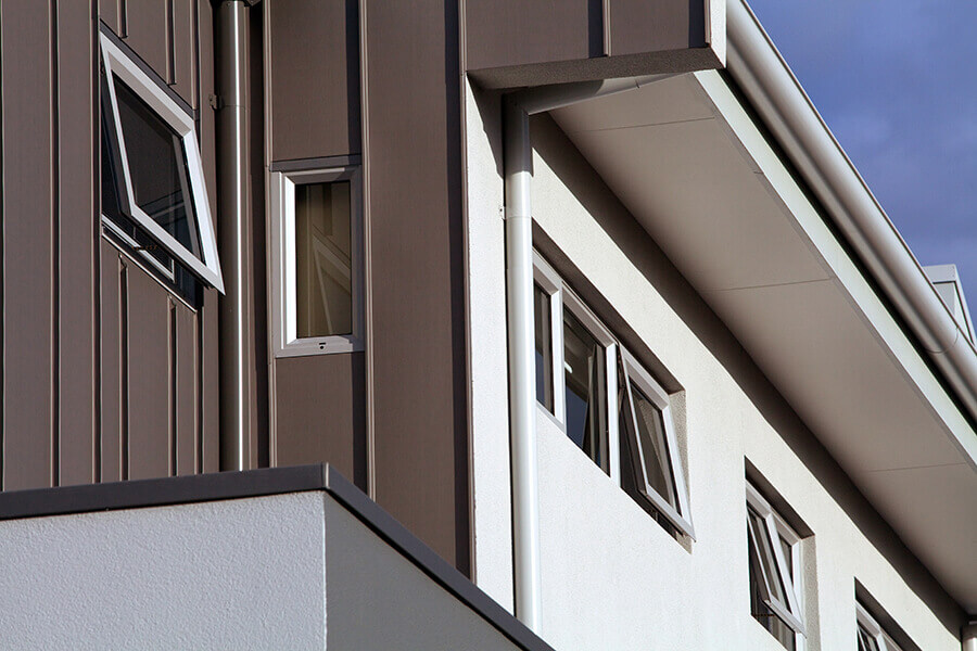 Kew-House---Upstairs-casement-windows-from-outside