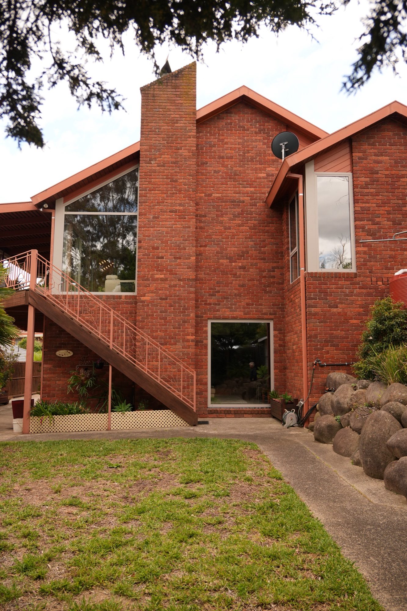 compressed st helena v5 4 facade rotated