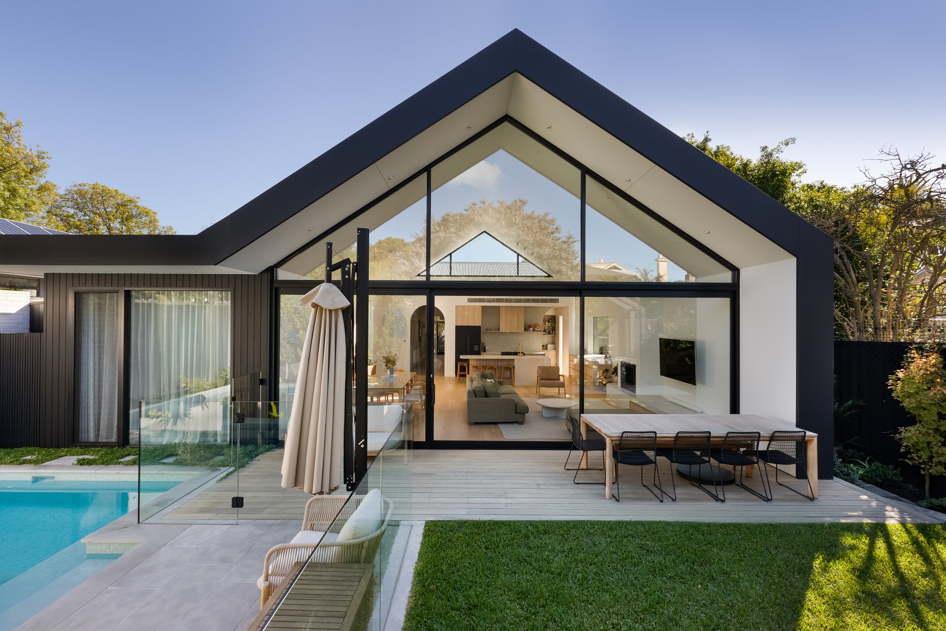 Hamptons Elegance H03