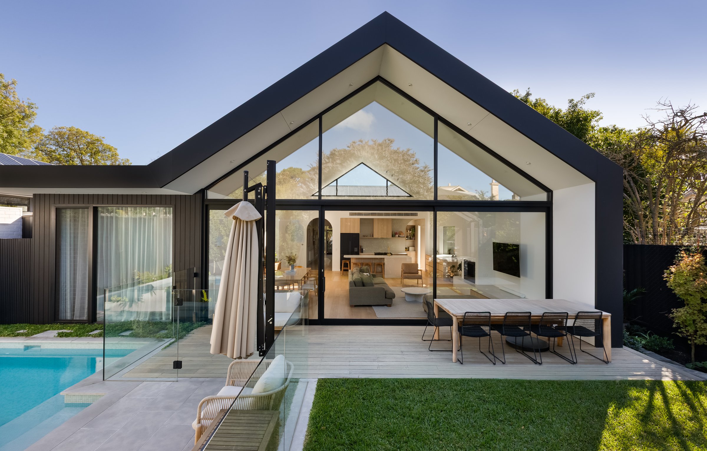 regency-hamptons-elegance-slot1-main.jpg