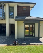 Enhancing street appeal and energy efficiency: Recent installation of custom aluminum window frames and French doors for this residential property. 
Our comprehensive service included removal of existing units and precision fitting of new frames. 
The result: A seamless blend of modern aesthetics and improved functionality. 
#ResidentialUpgrade #AluminumWindows #QualityCraftsmanship